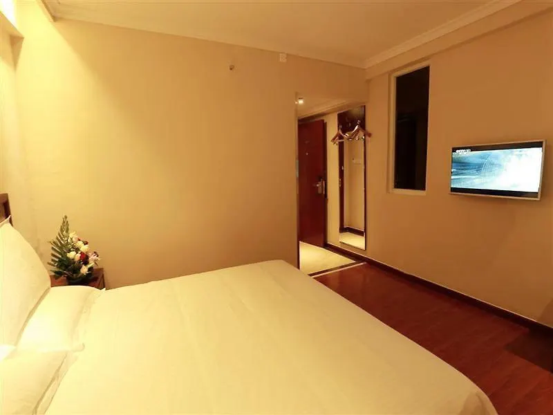 Greentree Inn Hainan Sanya Chunyuan Seafood Square Express Hotel